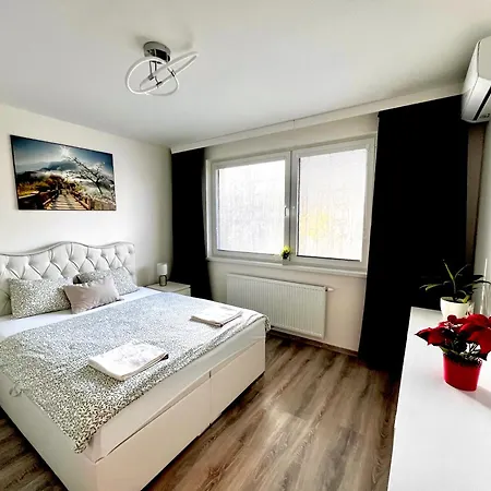 Apartamento Large 75 M2 Next To Airport - Free Parking Bratislava
