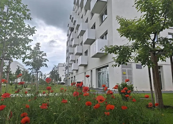 Large 75 M2 Next To Airport - Free Parking * Pozsony