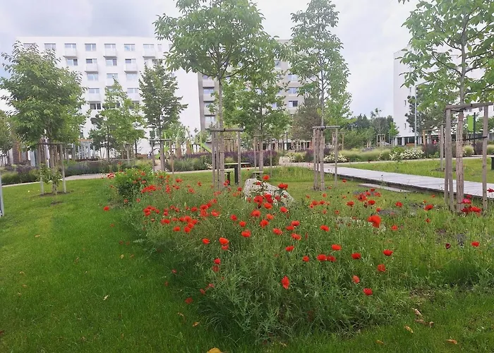 Апартаменти Large 75 M2 Next To Airport - Free Parking *