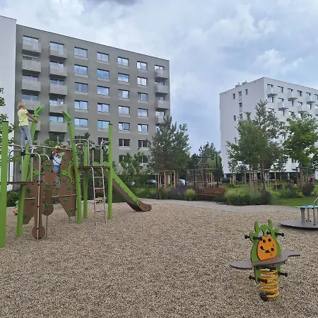 Large 75 M2 Next To Airport - Free Parking *